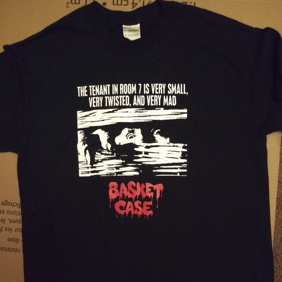 Basket Case 1982 Movie T-Shirt (Size Medium) NEW Horror - Picture 1 of 2